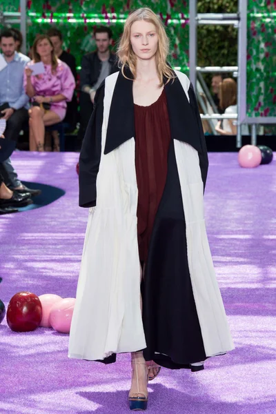 Look 57
